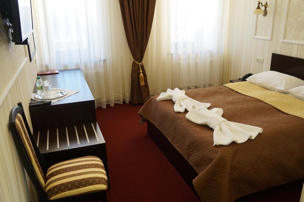 Best Hotel And Restaurant Complex Dunaivtsi Luaran gambar