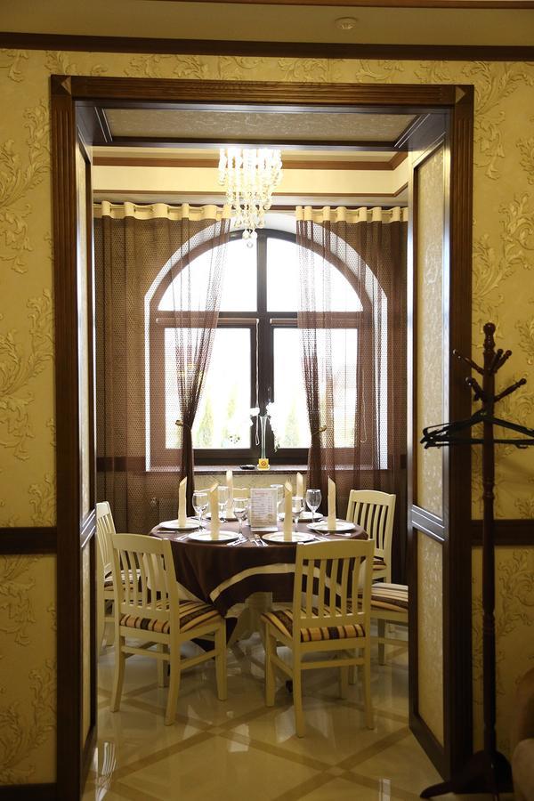 Best Hotel And Restaurant Complex Dunaivtsi Luaran gambar