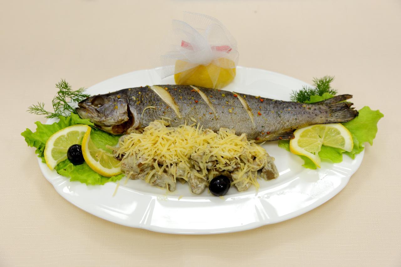 Best Hotel And Restaurant Complex Dunaivtsi Luaran gambar