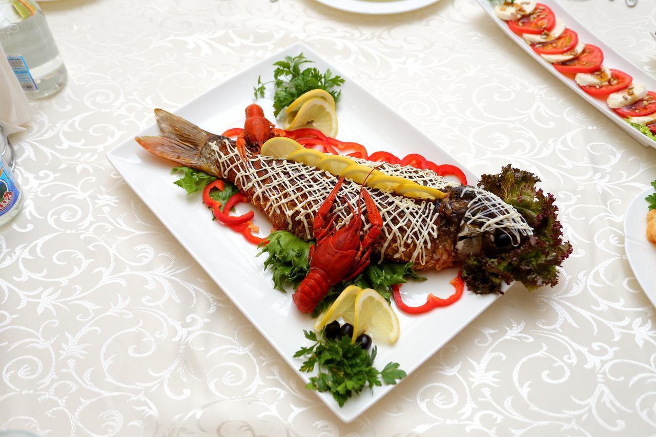 Best Hotel And Restaurant Complex Dunaivtsi Luaran gambar