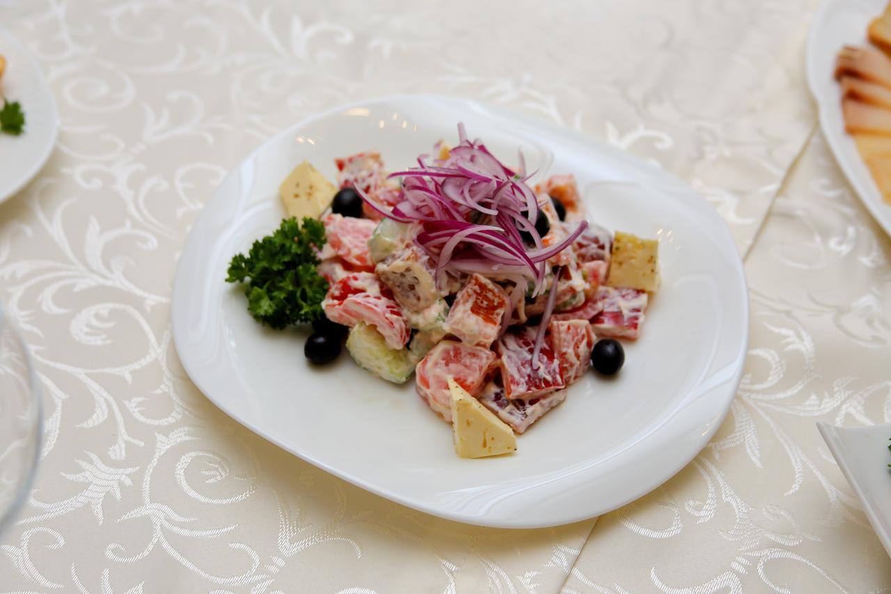 Best Hotel And Restaurant Complex Dunaivtsi Luaran gambar