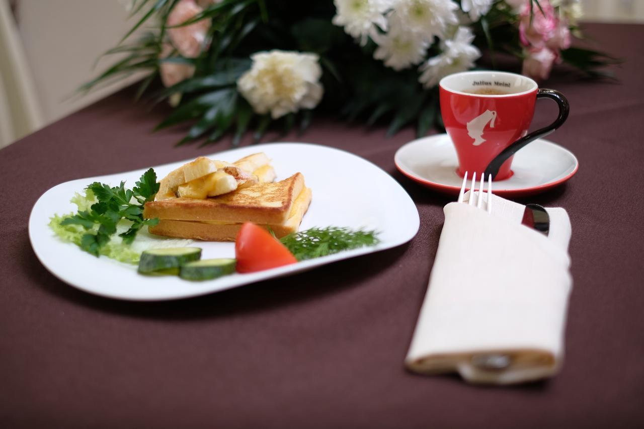 Best Hotel And Restaurant Complex Dunaivtsi Luaran gambar
