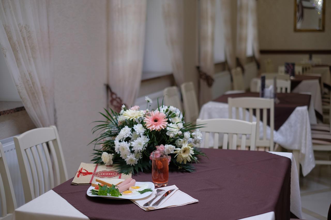 Best Hotel And Restaurant Complex Dunaivtsi Luaran gambar