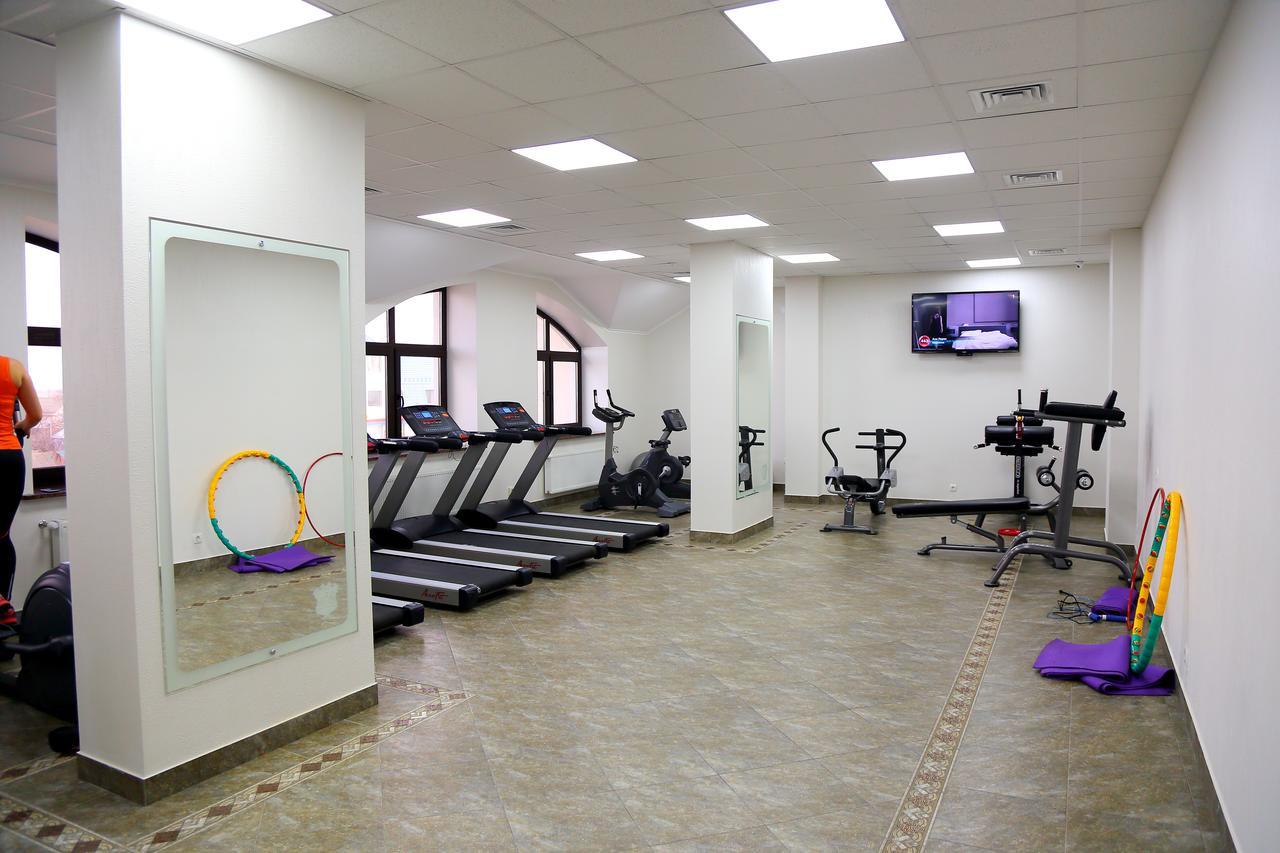 Best Hotel And Restaurant Complex Dunaivtsi Luaran gambar